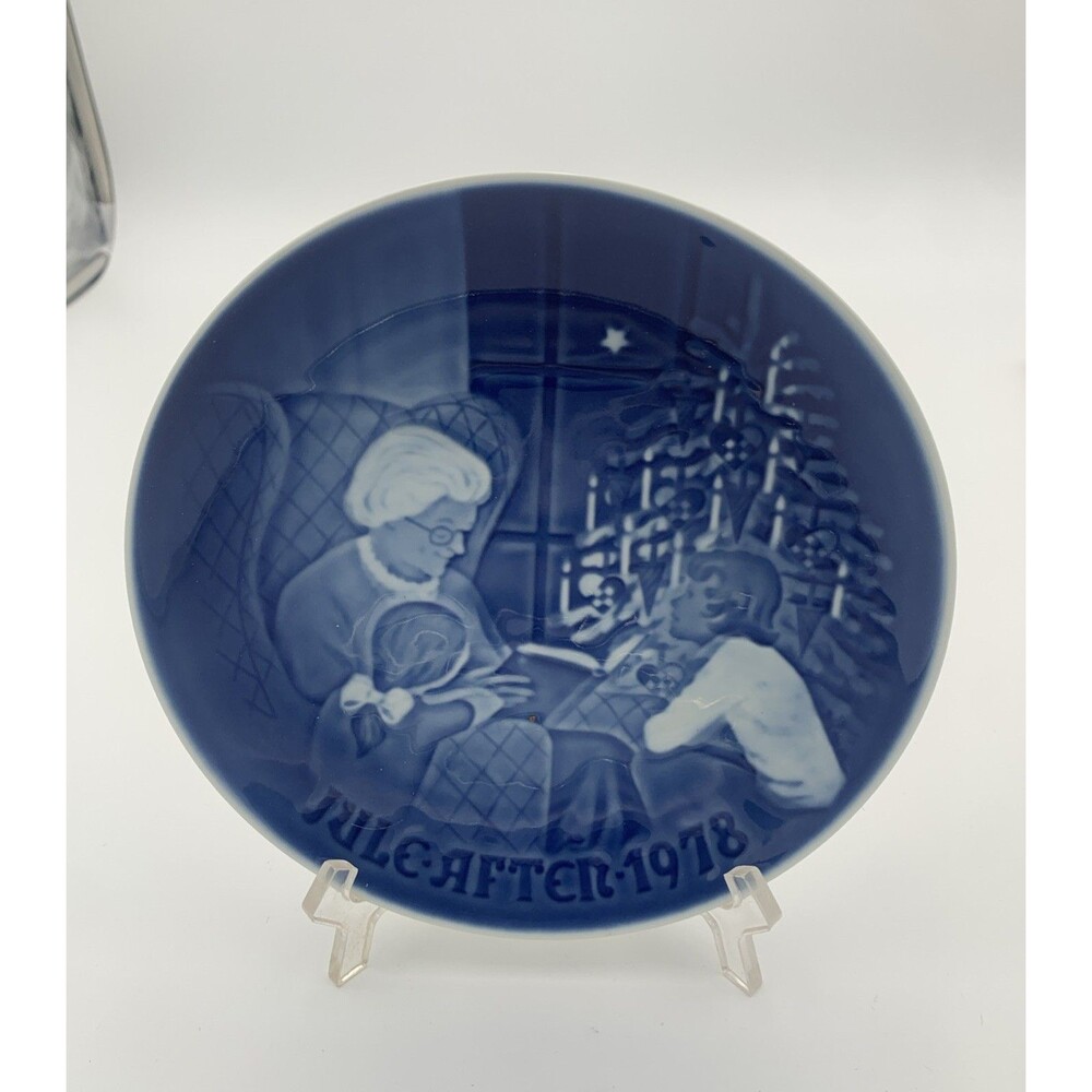 Vintage Bing & Grondahl 1978 "Jule Aften" Collectors Plate